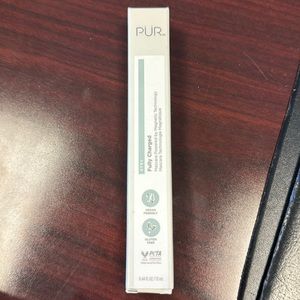 Pur - fully charged mascara powered by magnetic technology
